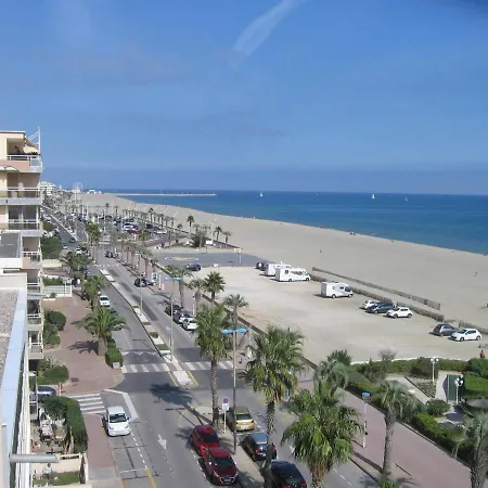 Vue Sur La Au 6ème Et Dernier étage Appartement *